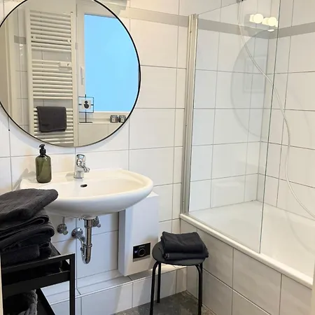 Appartement Helle Altbauperle Zwischen Koeln & Duesseldorf *